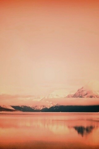 Спокойное горное озеро обои