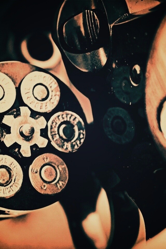 Револьвер обои