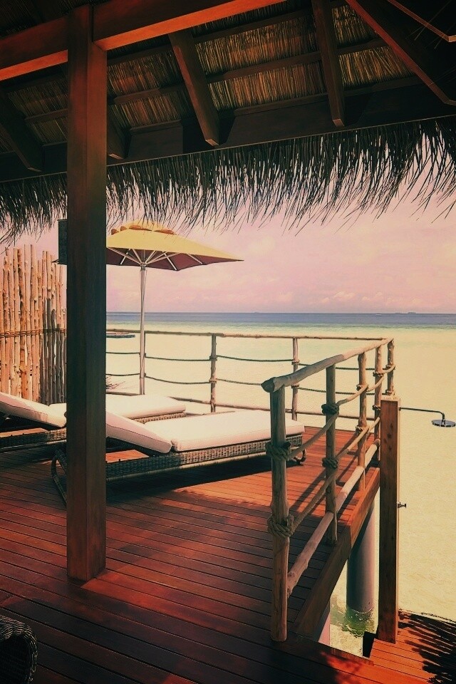 Домик на пляже обои