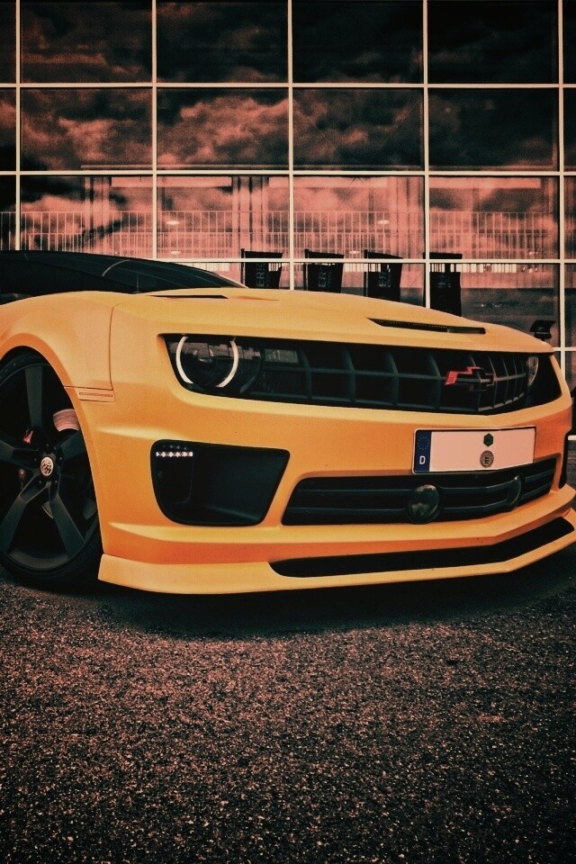 Желтый монстр обои