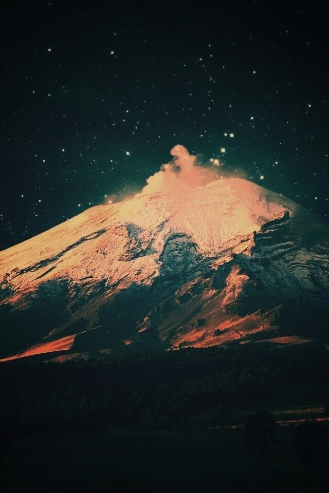 Ночной вулкан обои