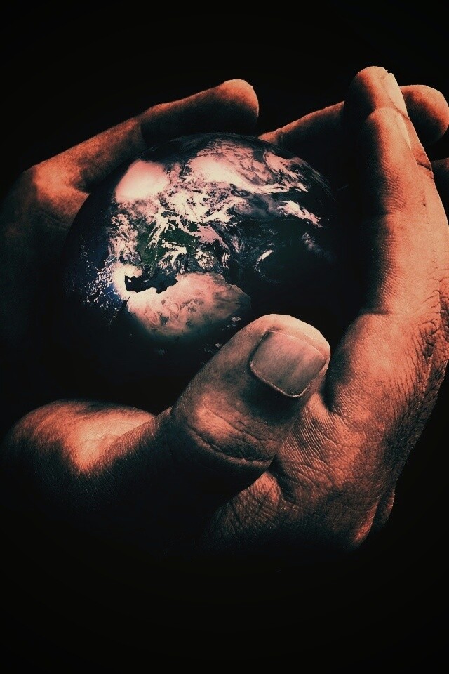 Мир в руках обои