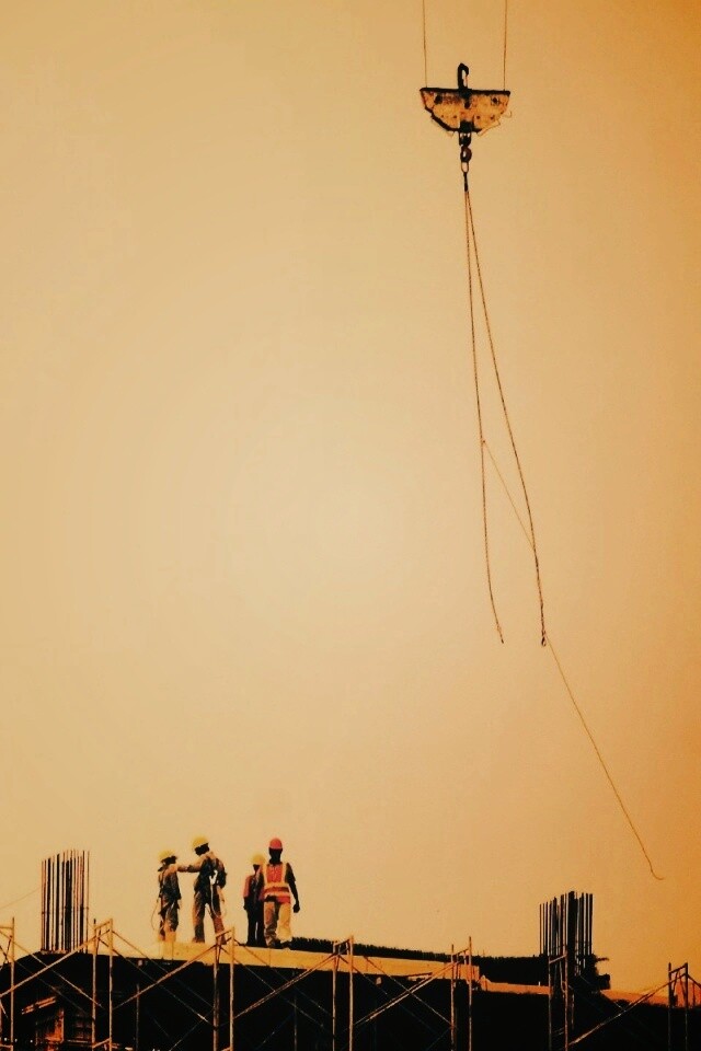 Строители на объекте обои