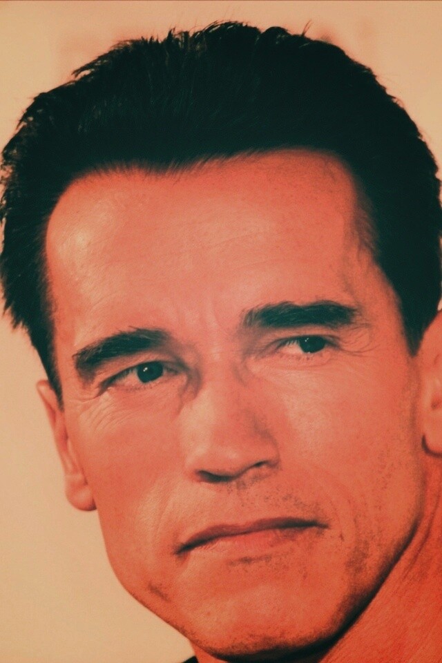 Арнольд Шварцнеггер с сигарой обои