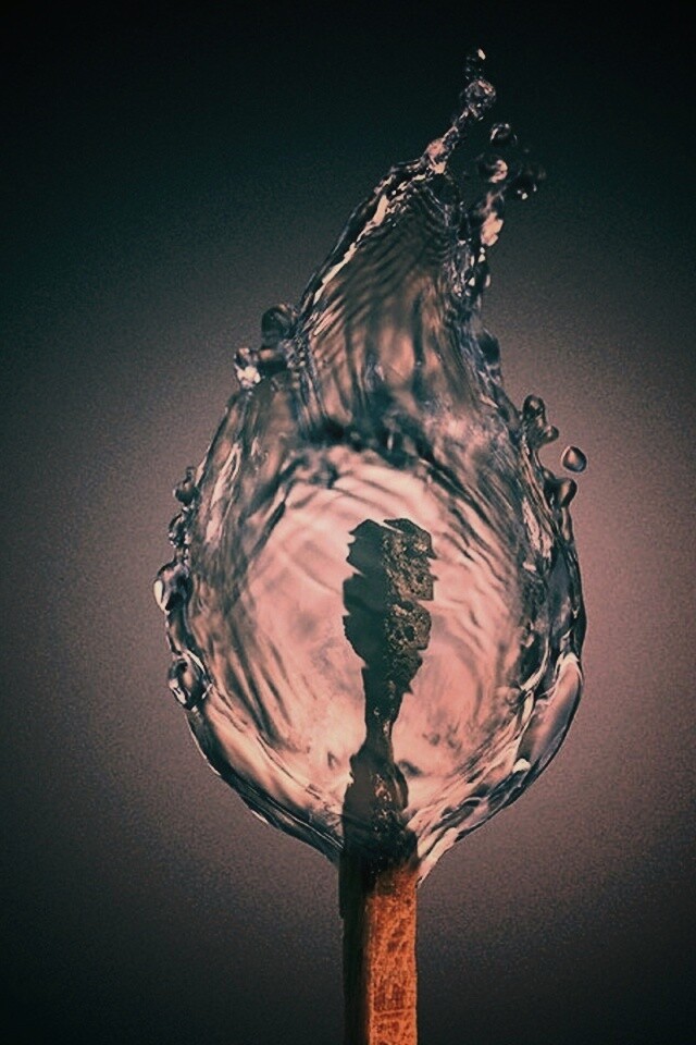 Водяное пламя спички обои