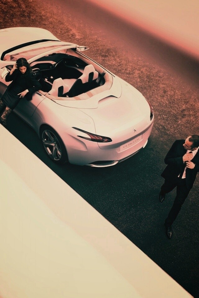 Пара у кабриолета Пежо обои