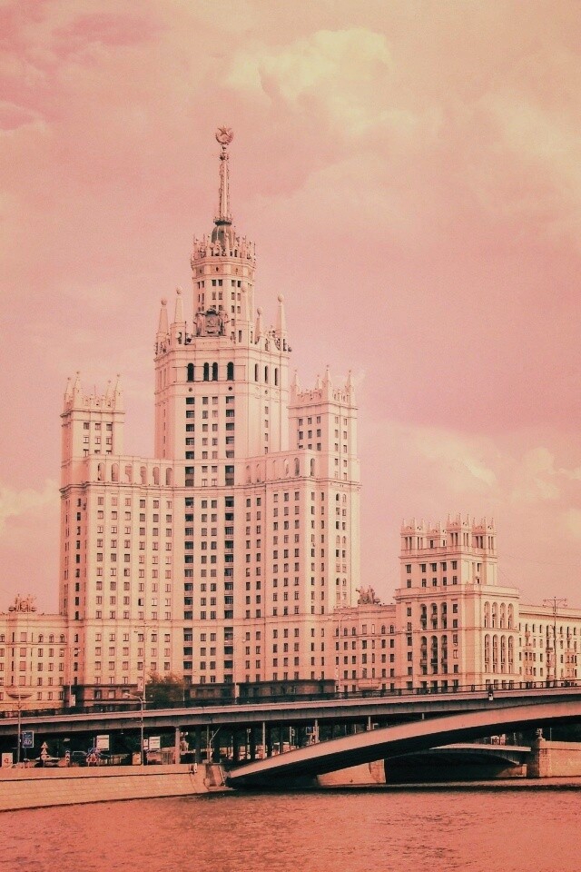 Высотка на Котельнической набережной обои
