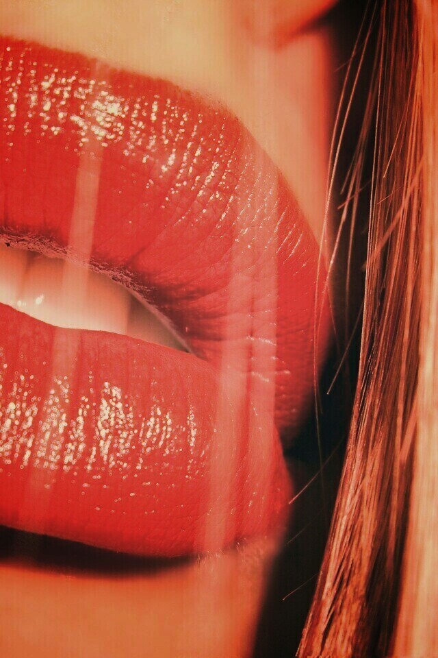 Сочные губы обои