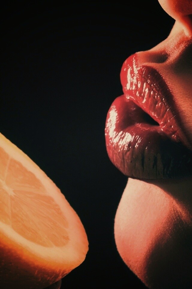 Лимон и губы обои