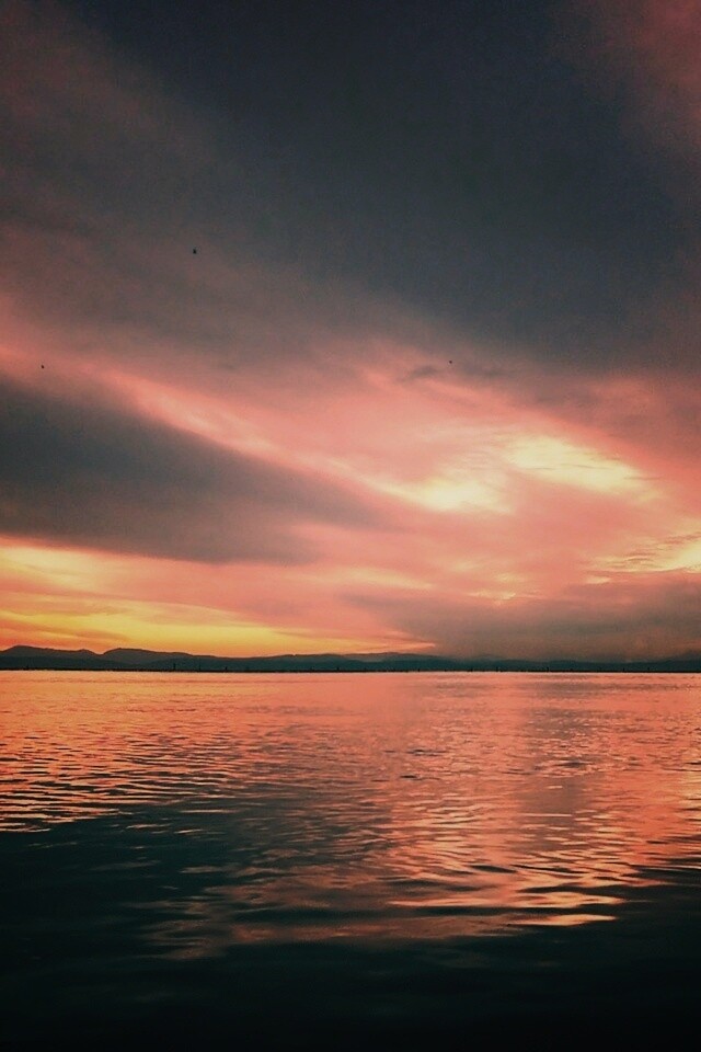 Живописное озеро обои