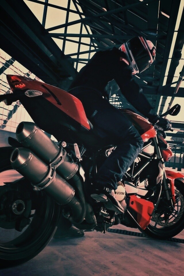 Пробуксовка на мотоцикле обои