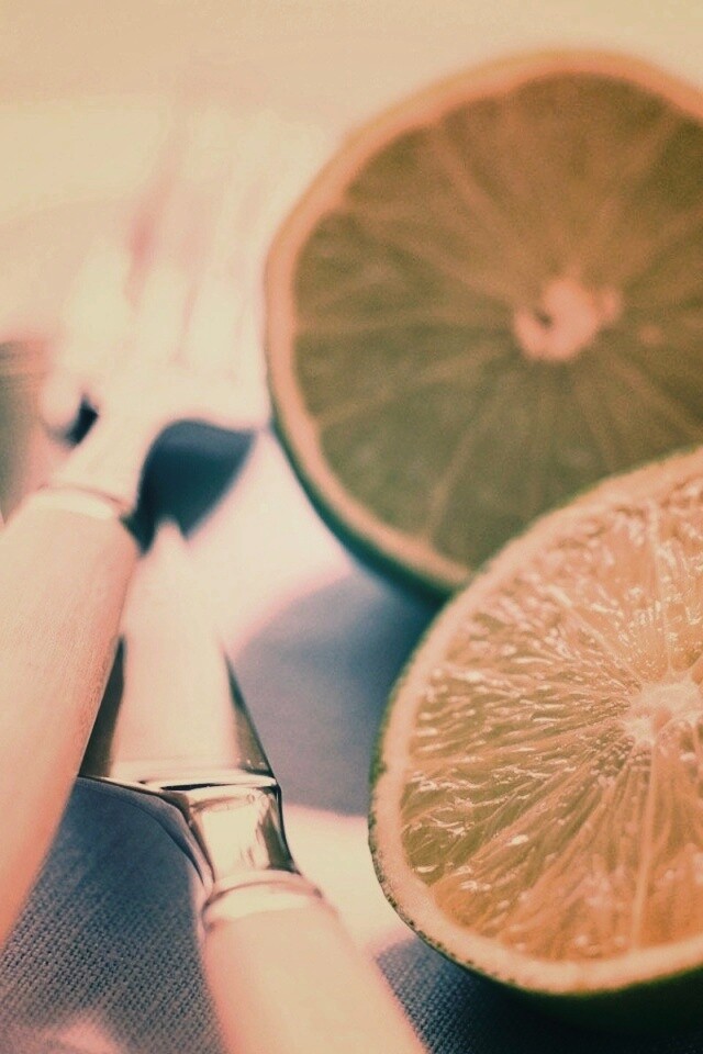 Нож, вилка и лайм обои