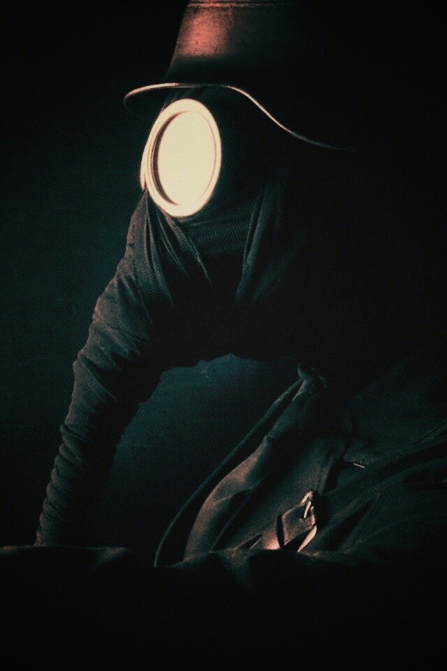 В противогазе обои