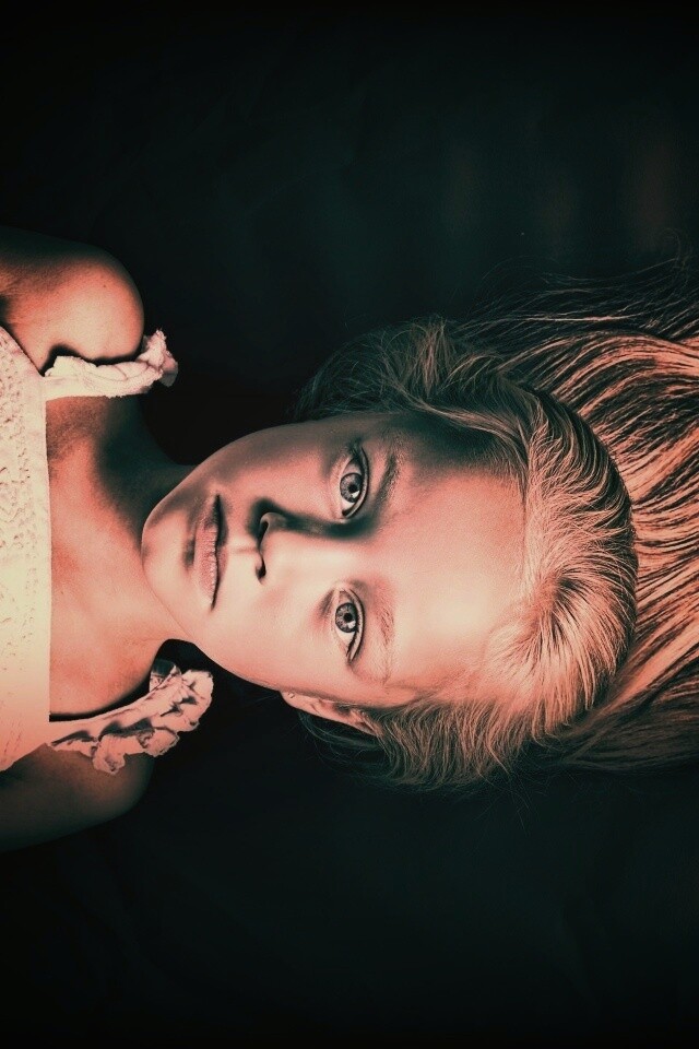 Маленькая девочка обои