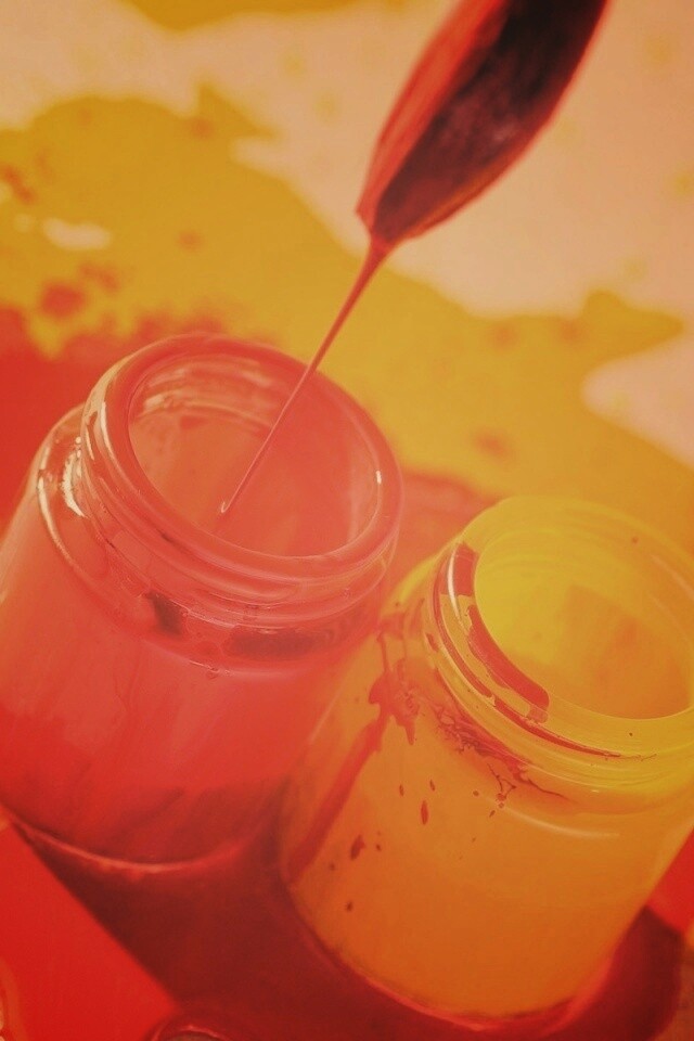 Баночки с краской обои