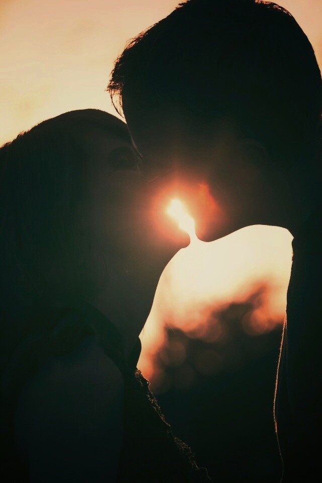 Поцелуй обои