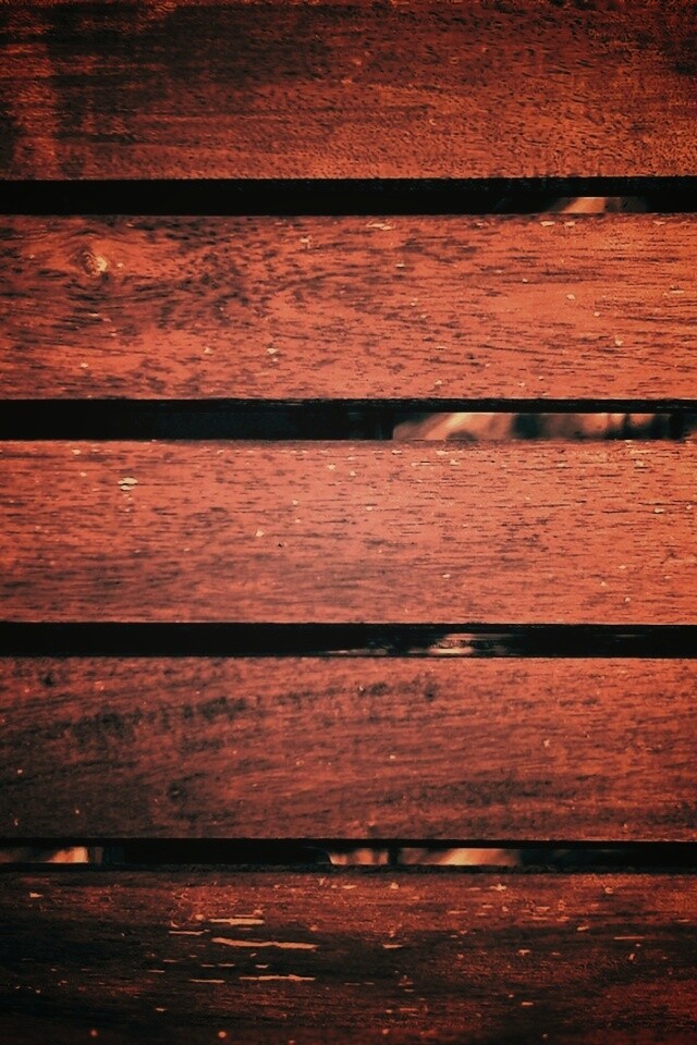 Щели между досок обои