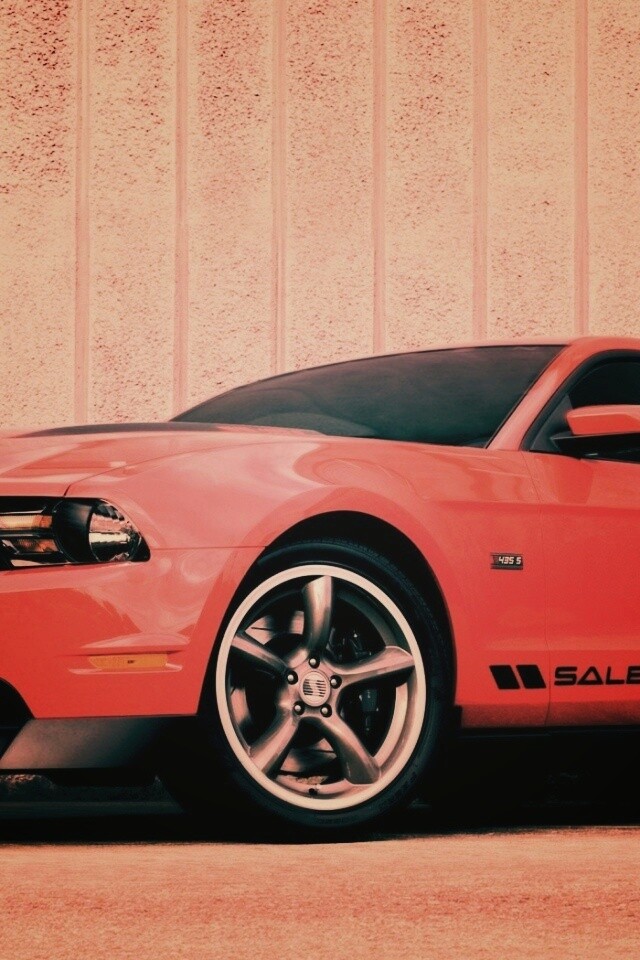 Красный Мустанг GT обои