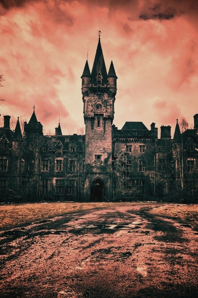 Разрушающийся замок обои