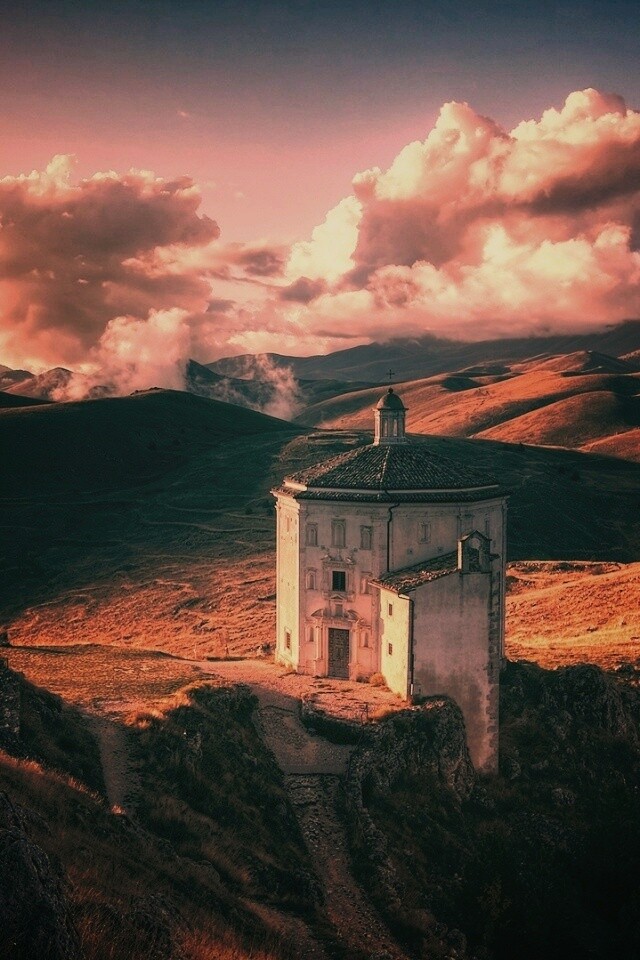 Горная церковь обои
