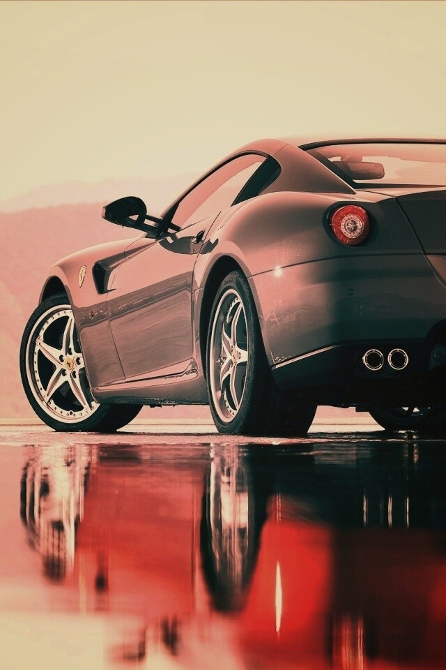 Ferrari в отражении обои