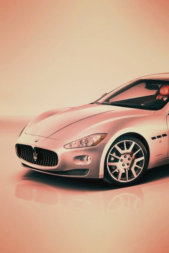 Грандтуризмо на белом фоне обои