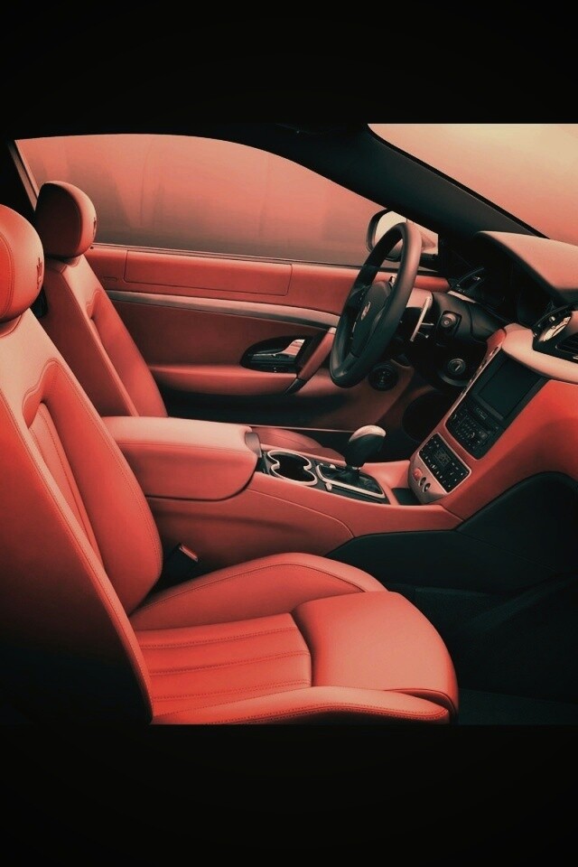 Салон Мазерати обои