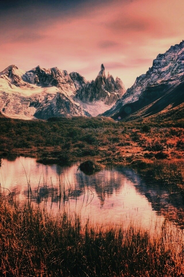 Болота на фоне гор обои