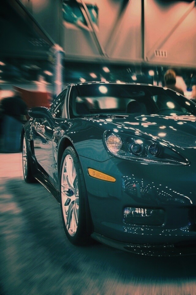 Машина на выставке обои