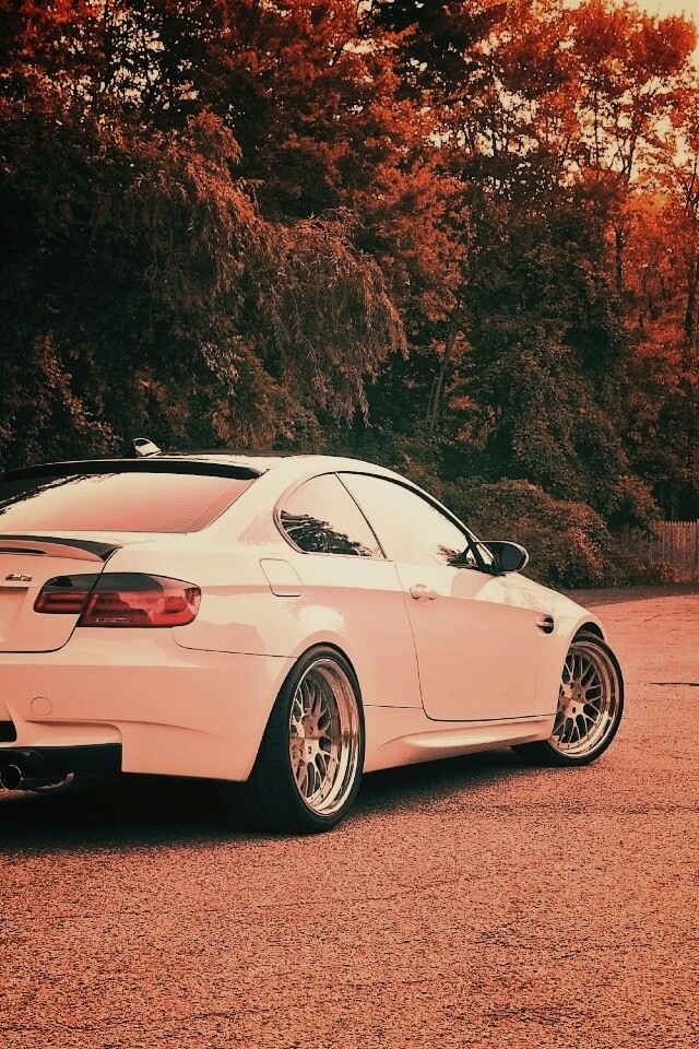 Белый BMW M3 обои