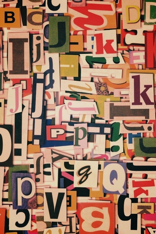 Буквы вырезанные из журналов обои