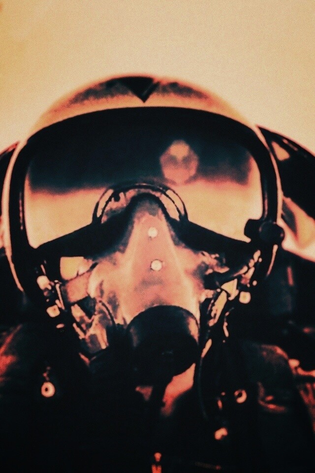 Пилот истребителя обои