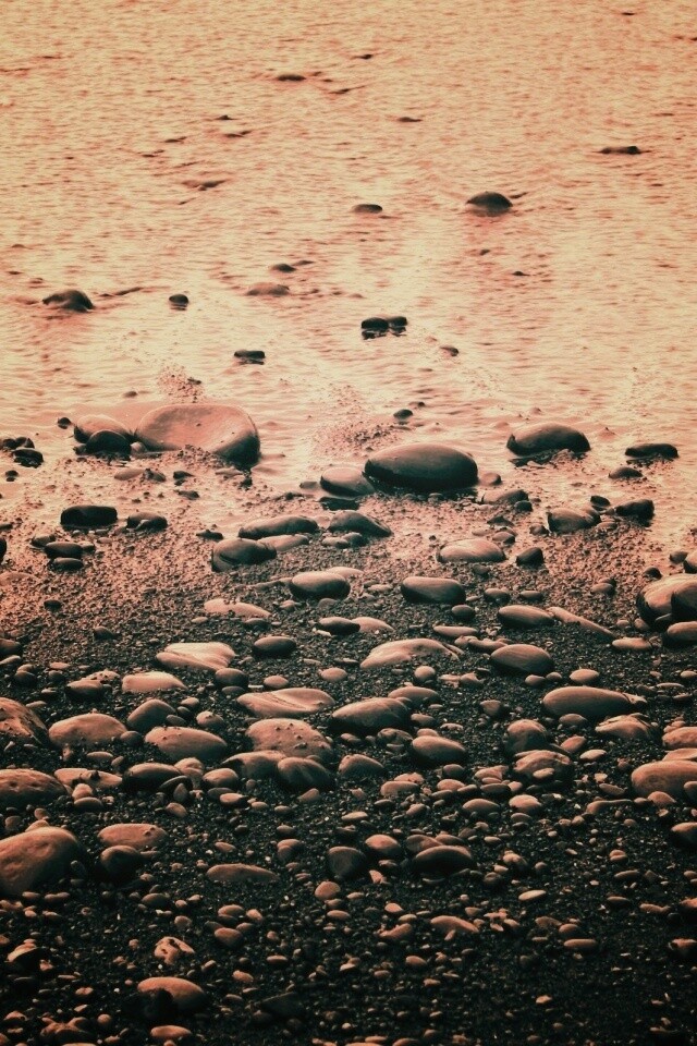 Темный пляж обои