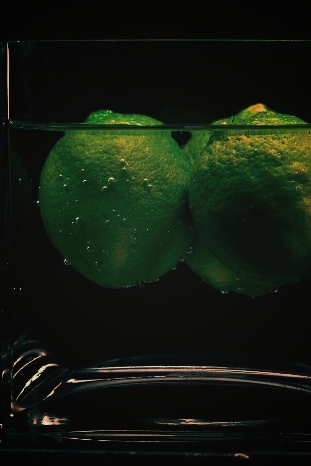 Лайм в стакане обои