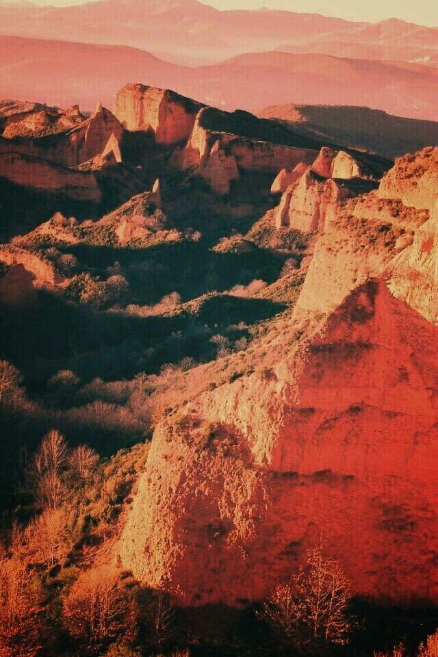 Скалы на рассвете обои