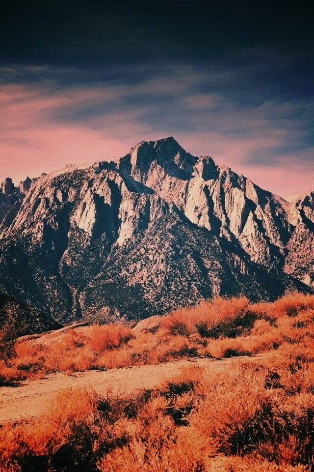 Горы у пустыни обои