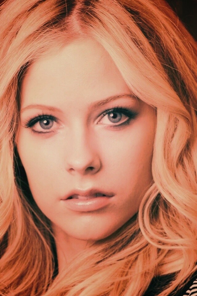 Блондинка Аврил Лавин обои