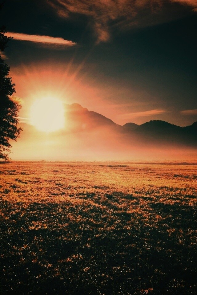 Восход над горами обои