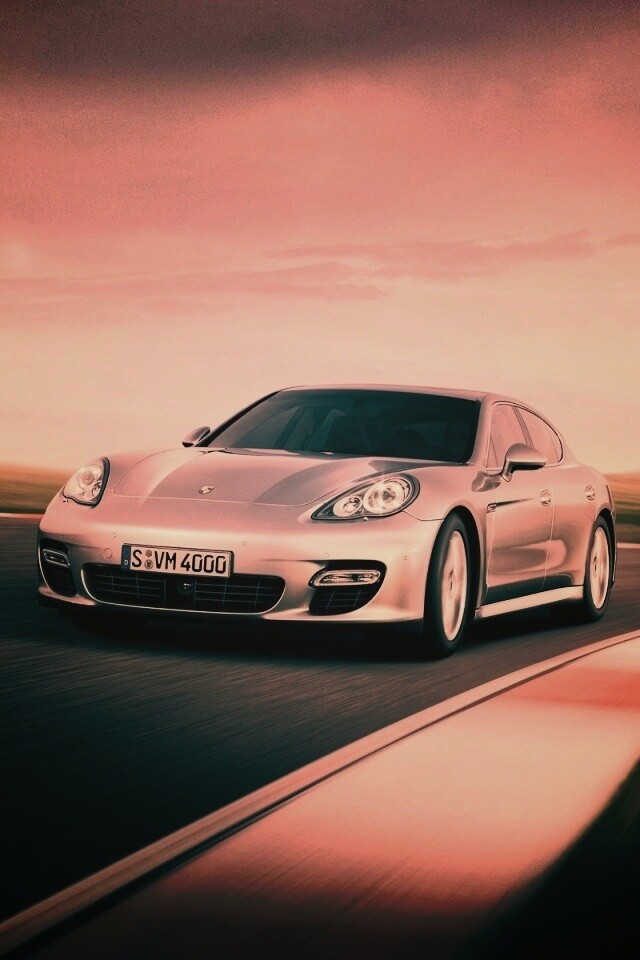 Автомобиль на треке обои