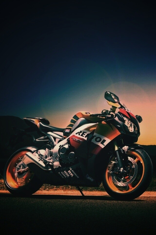 Мотоциклист и мотоцикл обои