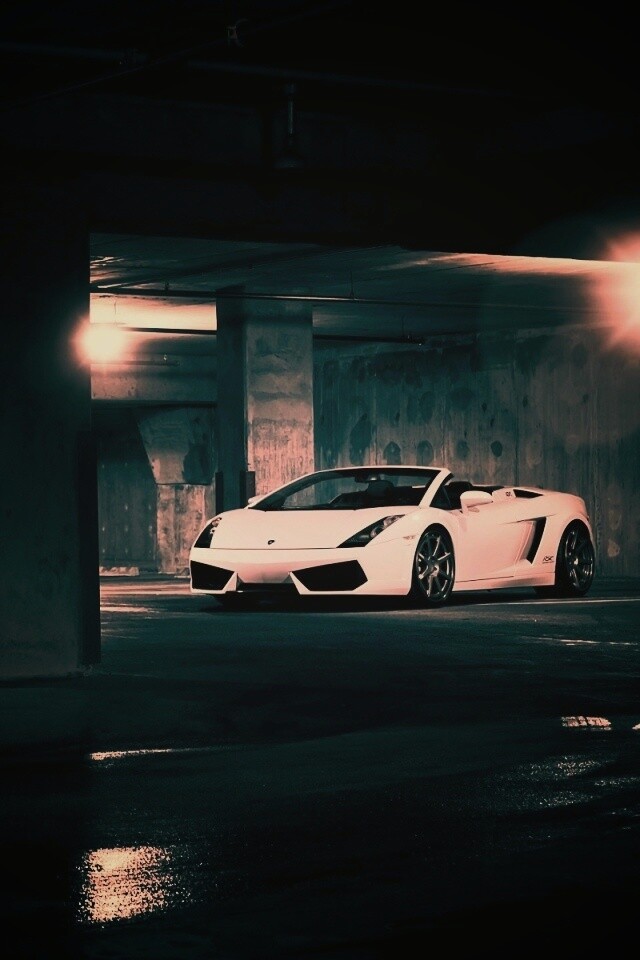Ламборджини на подземной парковке обои