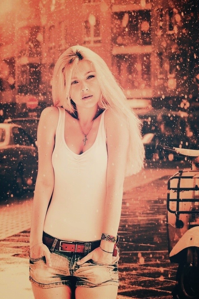 Девушка и плохая погода обои