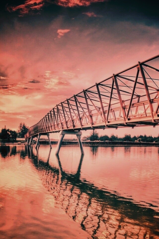 Мост через реку обои