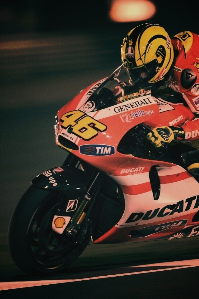 Мотоциклист на треке обои