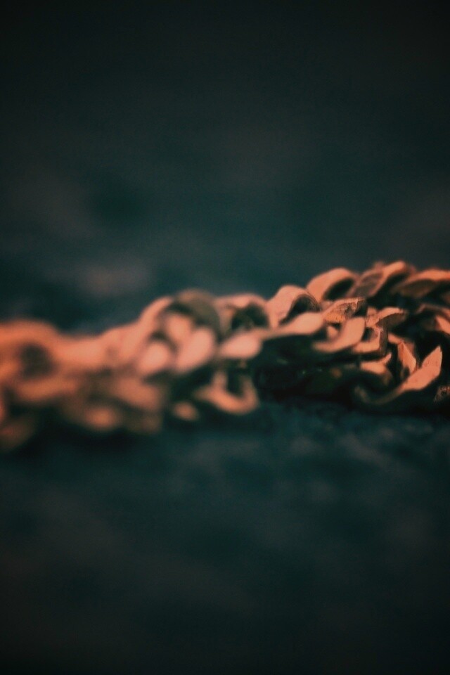 Старая золотая цепь обои