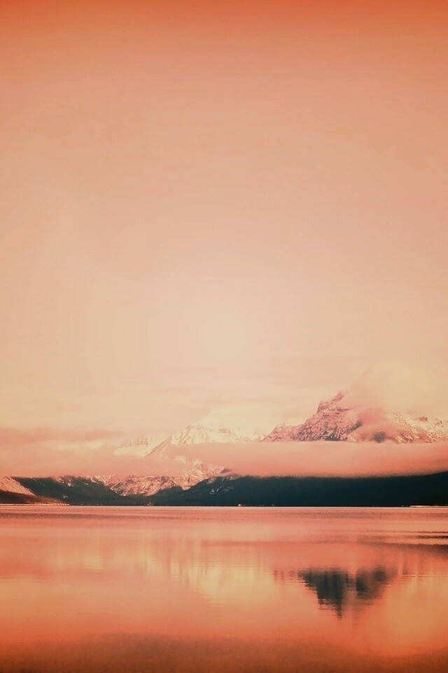 Спокойное горное озеро обои