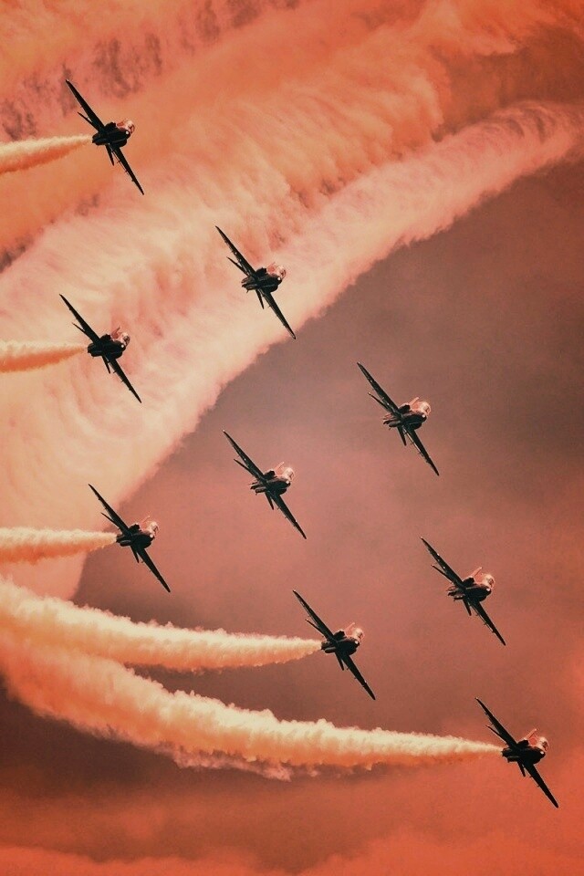 Красивая эскадра самолетов на авиашоу обои