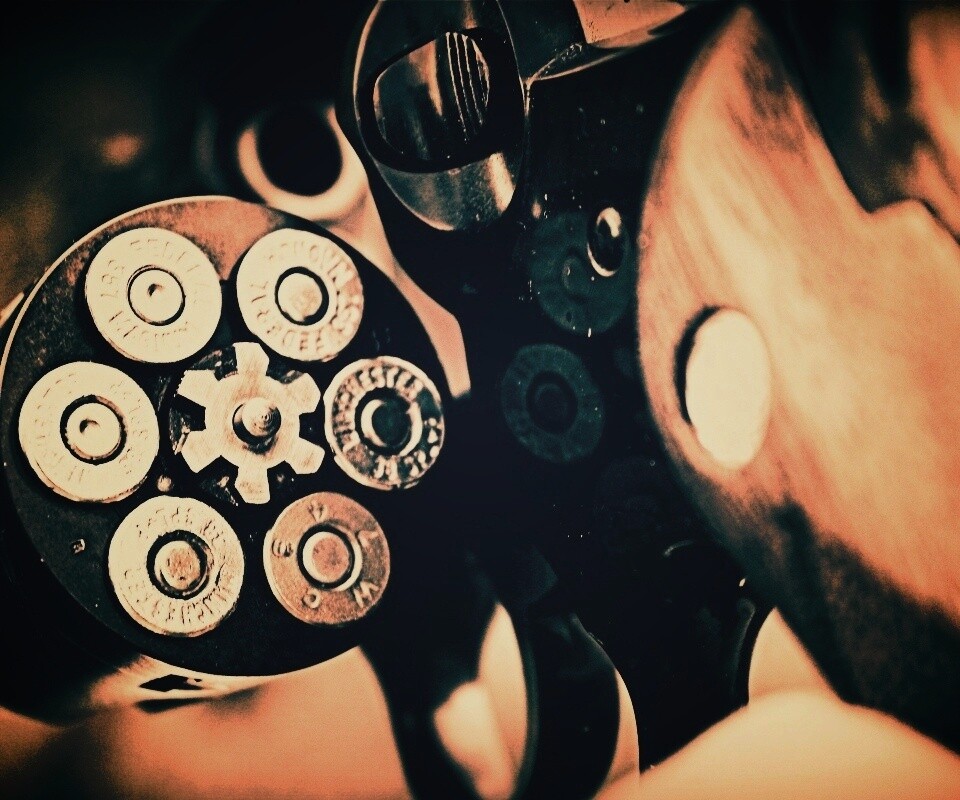 Револьвер обои