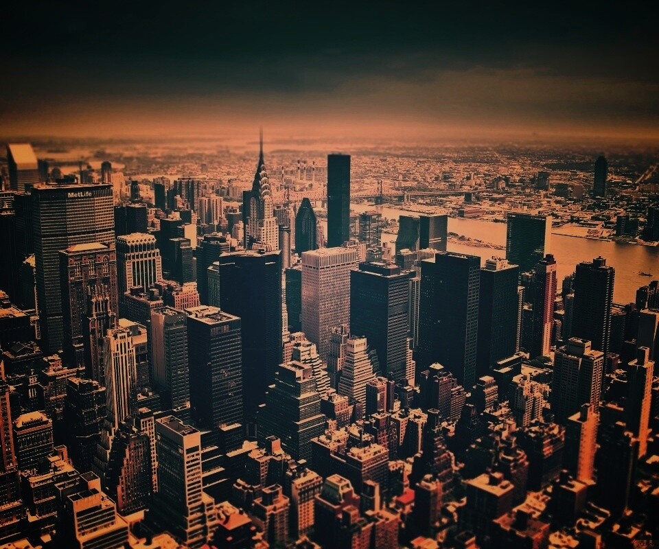 Темное небо над городом обои