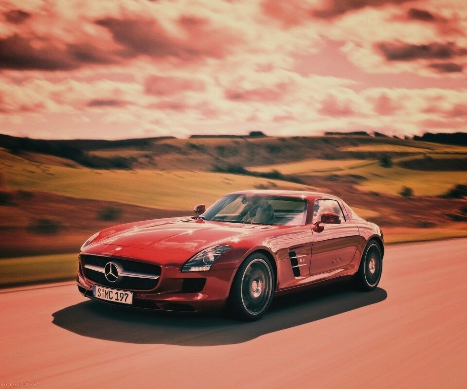 Красный спортивный мерседес обои